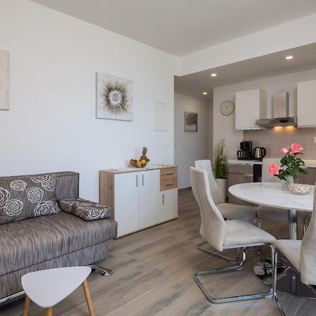 Apartments 20 Meters From The Beach Jesenice  Luaran gambar