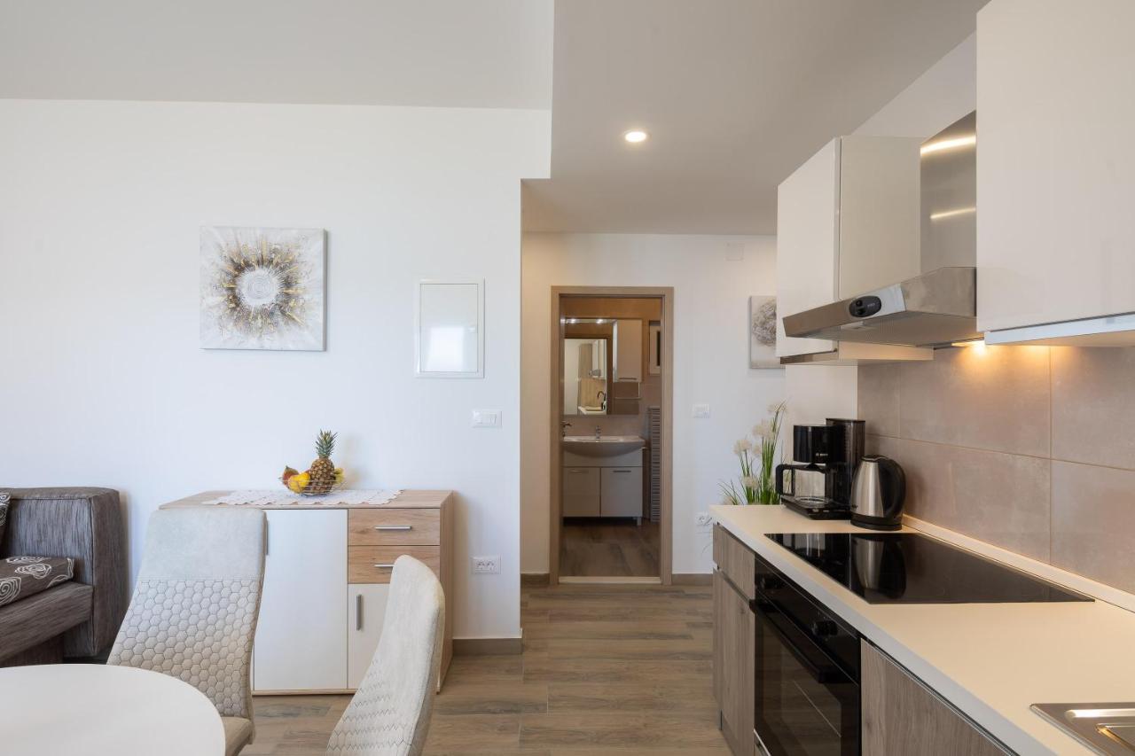 Apartments 20 Meters From The Beach Jesenice  Luaran gambar