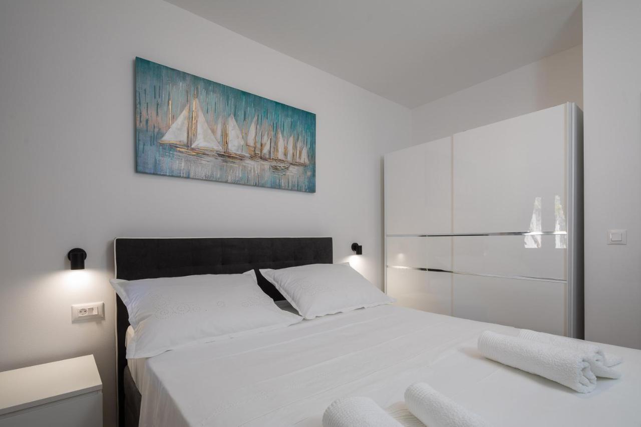 Apartments 20 Meters From The Beach Jesenice  Bilik gambar